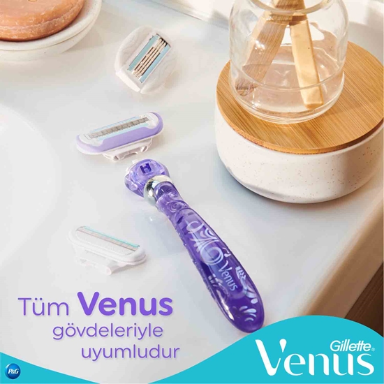 Picture of Gillette Venus Swirl Extra Smooth Handle + 3 Refill Razor Blade 